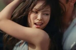 『The Idol』にジェニー出演！ダンス披露も下品？過激ファッションも